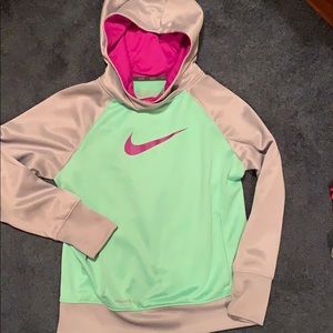 Girls Nike Therma- Fit Hoodie Size Large